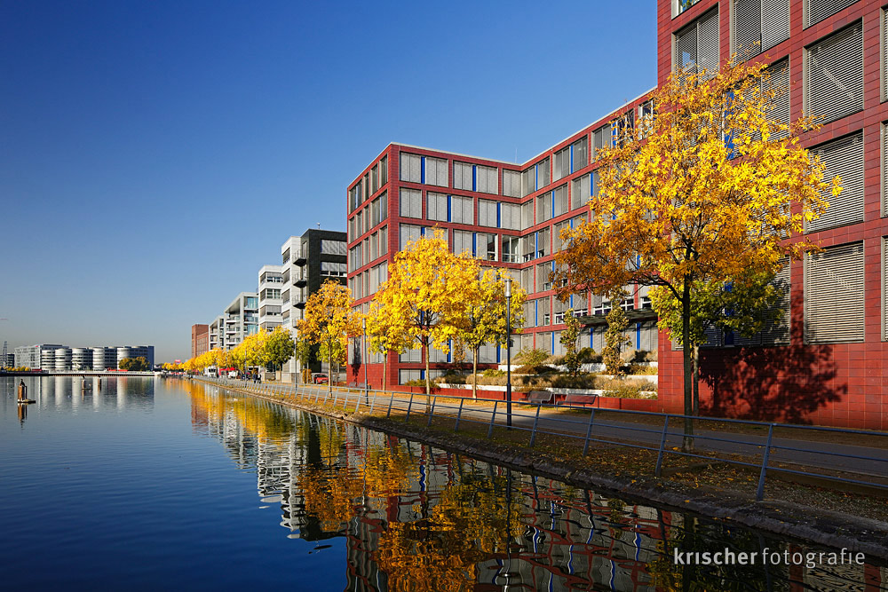 Pier Eins Innenhafen Duisburg