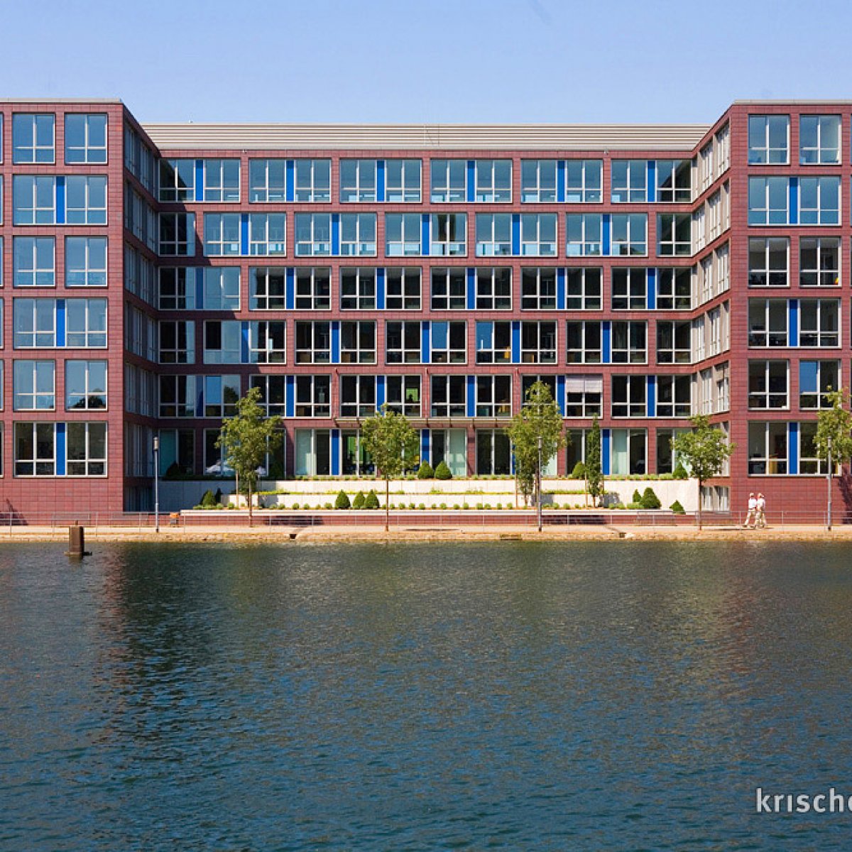 Pier Eins Innenhafen Duisburg