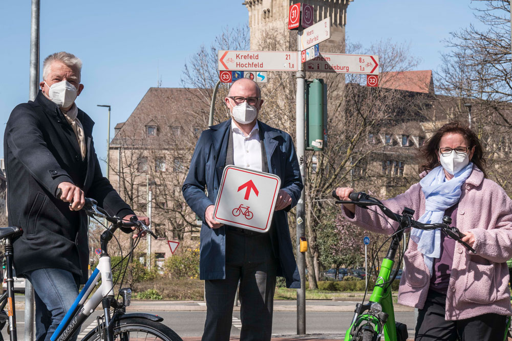 Neue Radwegweiser im Stadtgebiet