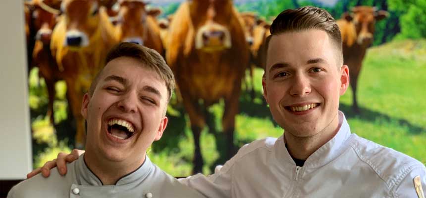 Max Drechsler und Küchenchef Joshua Dumschat