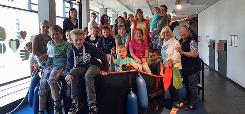 Kinder aus Tschernobyl zu Besuch im Explorado Kindermuseum in Duisburg