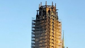 Salvator Kirchturm mit Gerüst